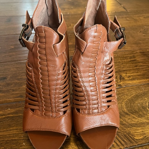 Open Toe Leather Stilettos, Size 6 - Picture 3 of 5